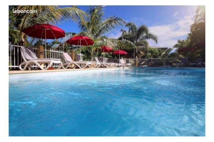 F2 Residence Oasis Terre Rouge A Saint Pierre Exterior foto